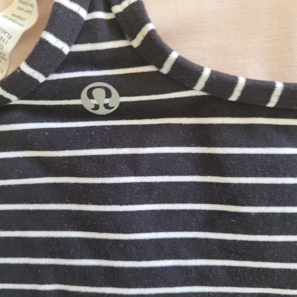 Lululemon Tank 8 - Picture 8 of 12